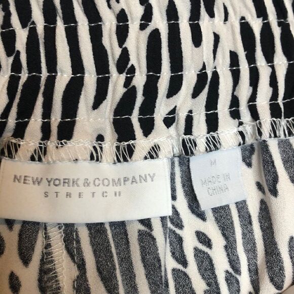 New York & Company Loose Fit Casual Ankle Pant - Picture 7 of 13